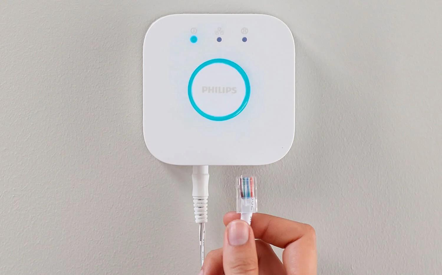 Philips Hue Secure Sensor Wca E27 Set EU (Pachet Philips Hue Secure 3 Senzori de contact + 1 Senzor de miscare + 2Becuri...)