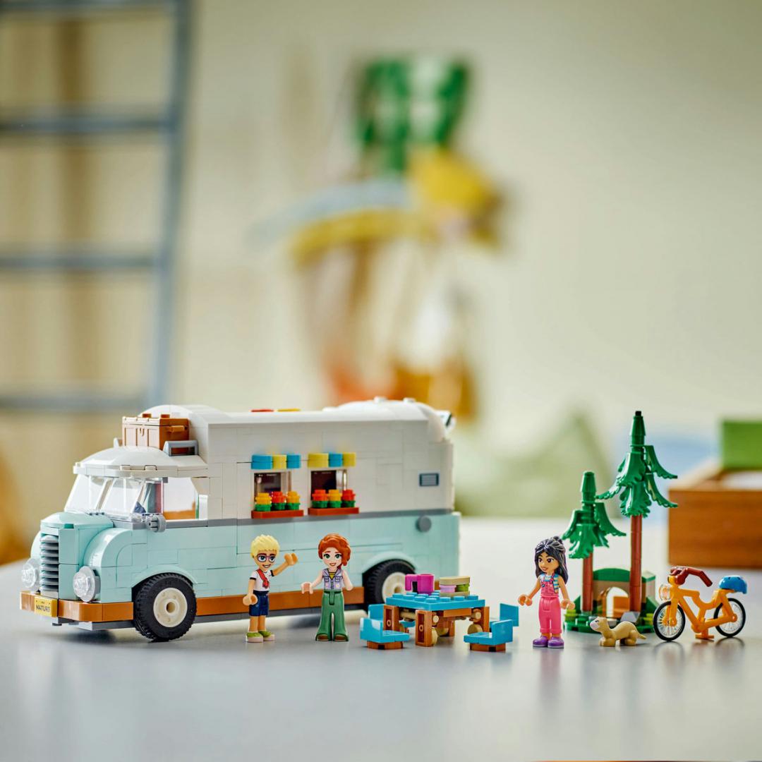 AVENTURA IN RULOTA CU PRIETENII, LEGO42663