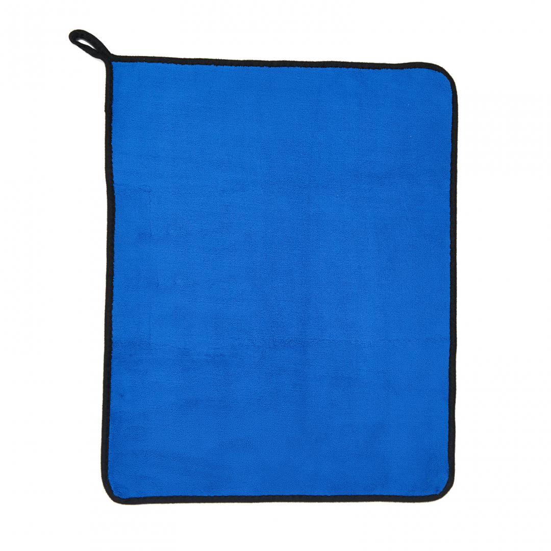 "Laveta Auto Microfibra 38x45cm. 
Este speciala pentru curatarea masinii, este fabricata dintr-o microfibra ultra-groasa premium de 800 GSM care asigura capacitatea superioara de absorbtie a apei, moliciune si rezistenta
Material:85% poliester si 15% poli