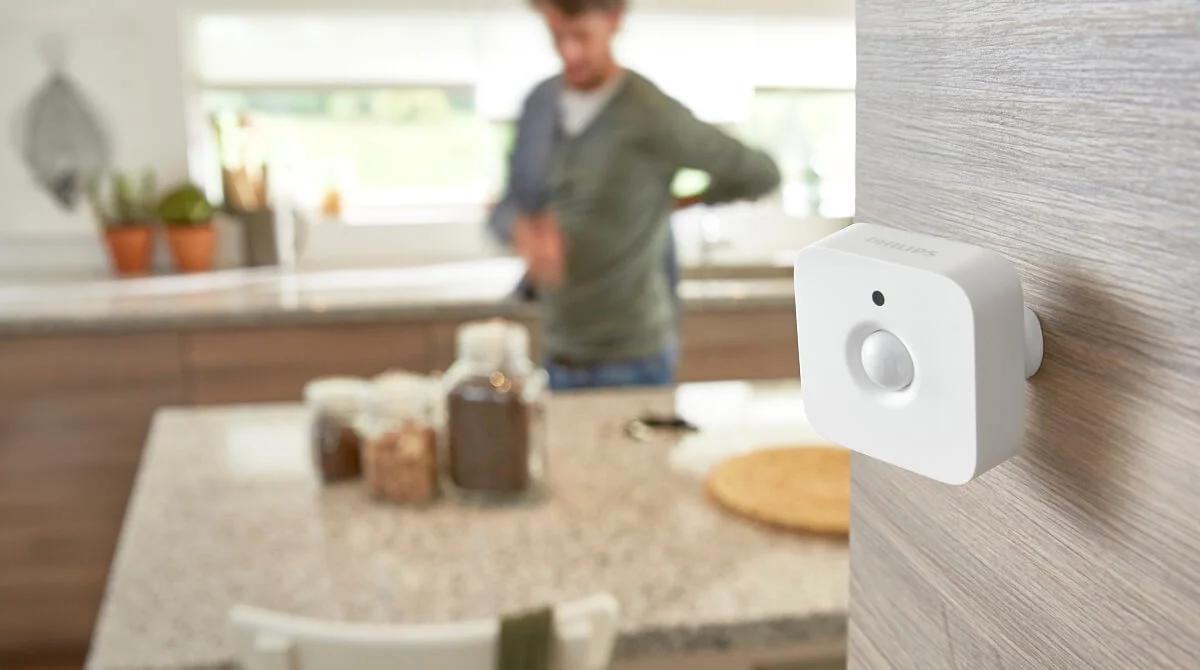 Philips Hue Secure Sensor Wca E27 Set EU (Pachet Philips Hue Secure 3 Senzori de contact + 1 Senzor de miscare + 2Becuri...)