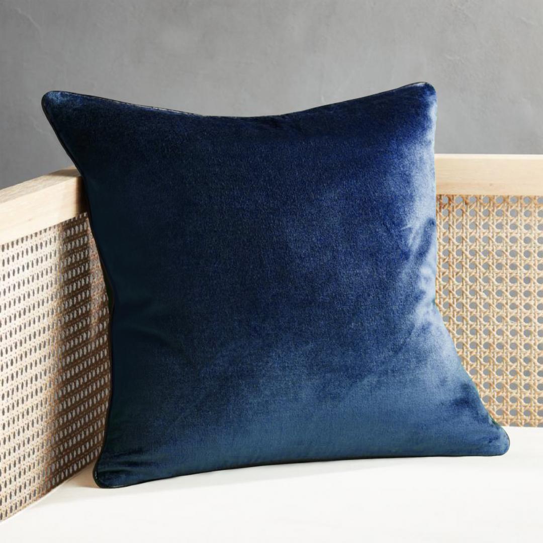 FATA DE PERNA CATIFEA 45X45 CM ALBASTRA