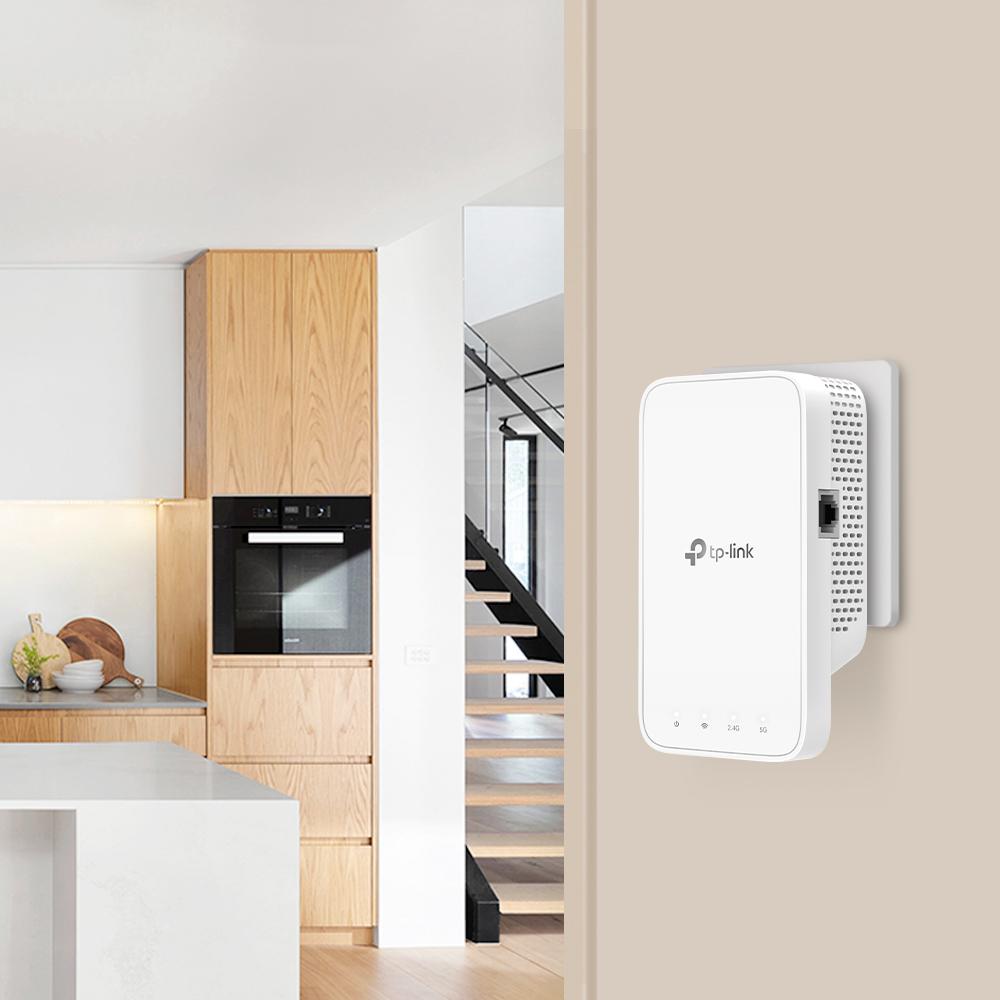 Wireless Range Extender AC1200 TP-Link, RE330,Standarde wireless: IEEE 802.11a/n/ac 5GHz, IEEE 802.11b/g/n 2.4GHz, viteza wireless:  300 Mbps în banda de 2.4 GHz, 867 Mbps în banda de 5 GHz, Moduri : Range Extender/Access Point.