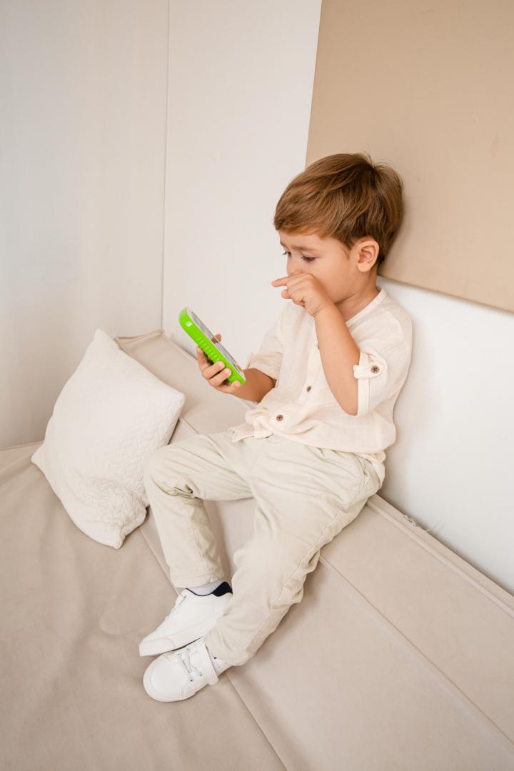 Kids Hits JUCARIE-TELEFONUL INTELIGENT