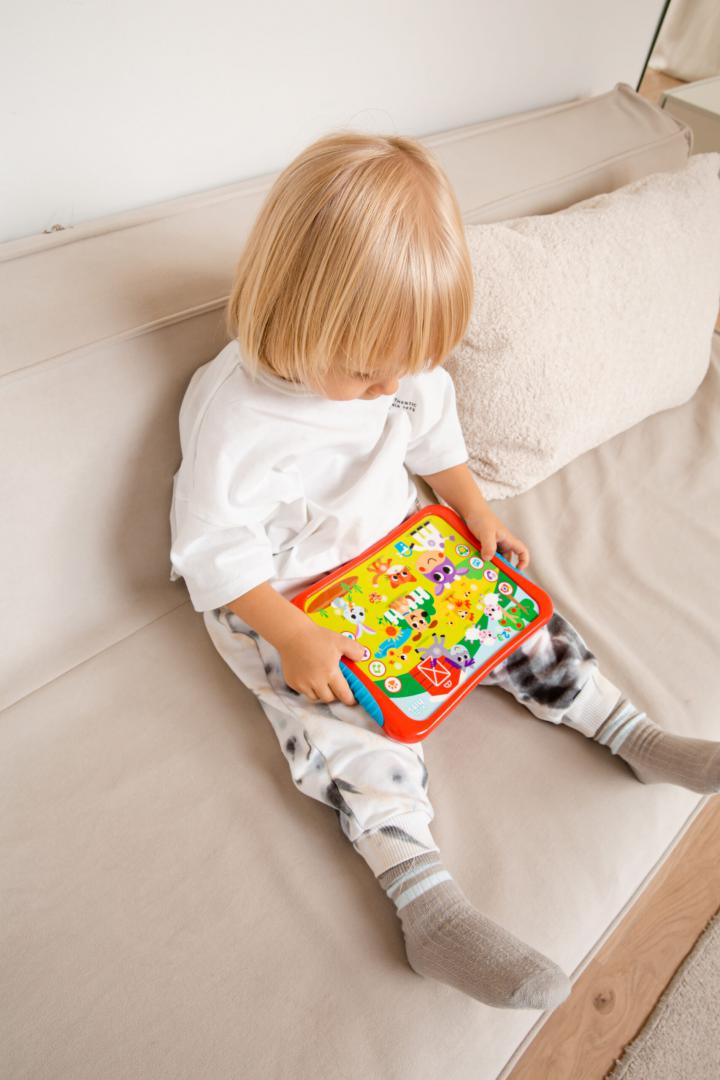 Kids Hits PRIMA MEA TABLETA, VIATA LA FERMA
