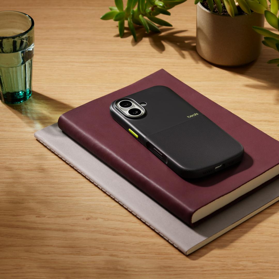 Beats iPhone 17 Rugged Case with MagSafe and Camera Control - Everest Black
