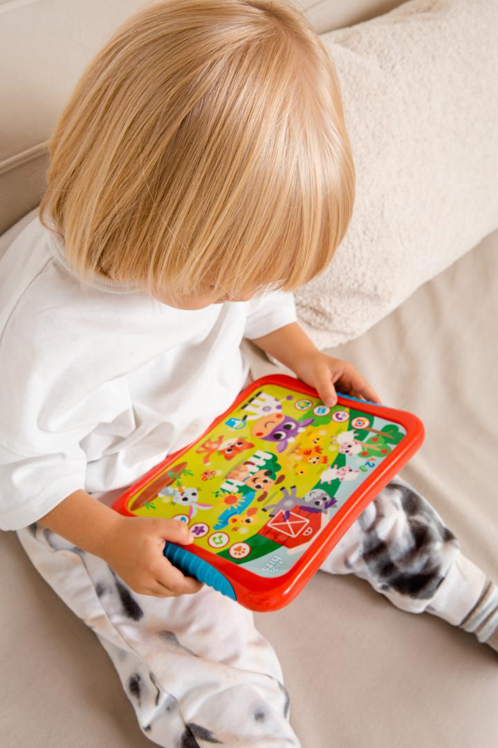 Kids Hits PRIMA MEA TABLETA, VIATA LA FERMA