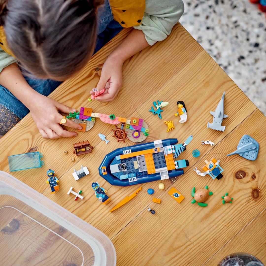 Barca pentru Scufundari, Lego 60377 (barca pentru Scufundari)