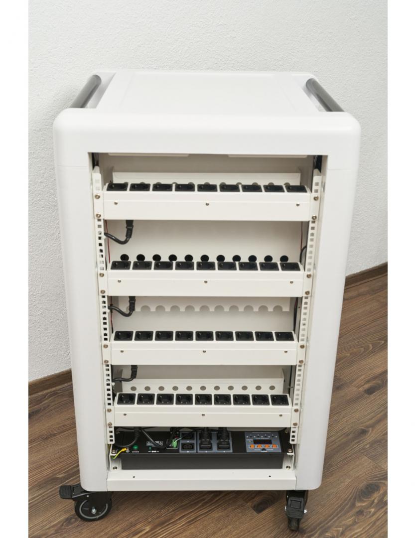 Statie de incarcare CART36, suporta maxim 36 de dispozitive cu diagonala de pana la 15.6", dimensiune slot dispozitiv 2.65 x 39.5 x 26.5 cm, dimensiunea statie 65 x 60 x 113 cm, indicator LED pentru starea de incarcare, multi-function power management, zo