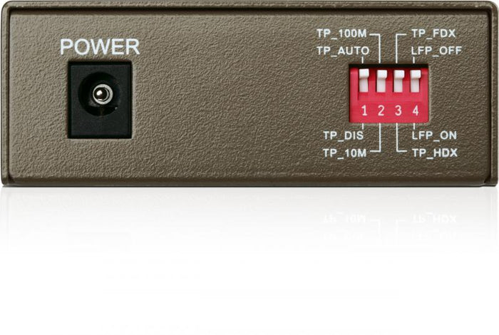 "Omada 10/100 Mbps RJ45 to 100 Mbps Single-mode SC WDM Bi-Directional Fiber Converter PORT: 1× 100Mbps SC Port, 1× 10/100M RJ