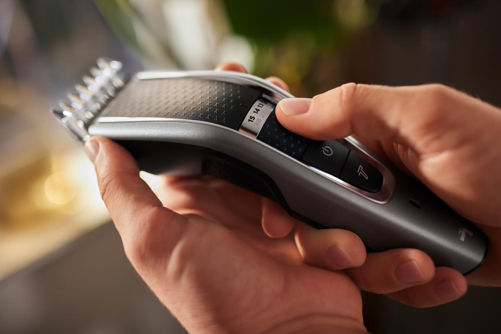 Aparat de tuns PHILIPS Hairclipper Seria 5000 HC5630/15, Acumulator, 90 min autonomie, Argintiu, L x A x I (mm) 69x193x224