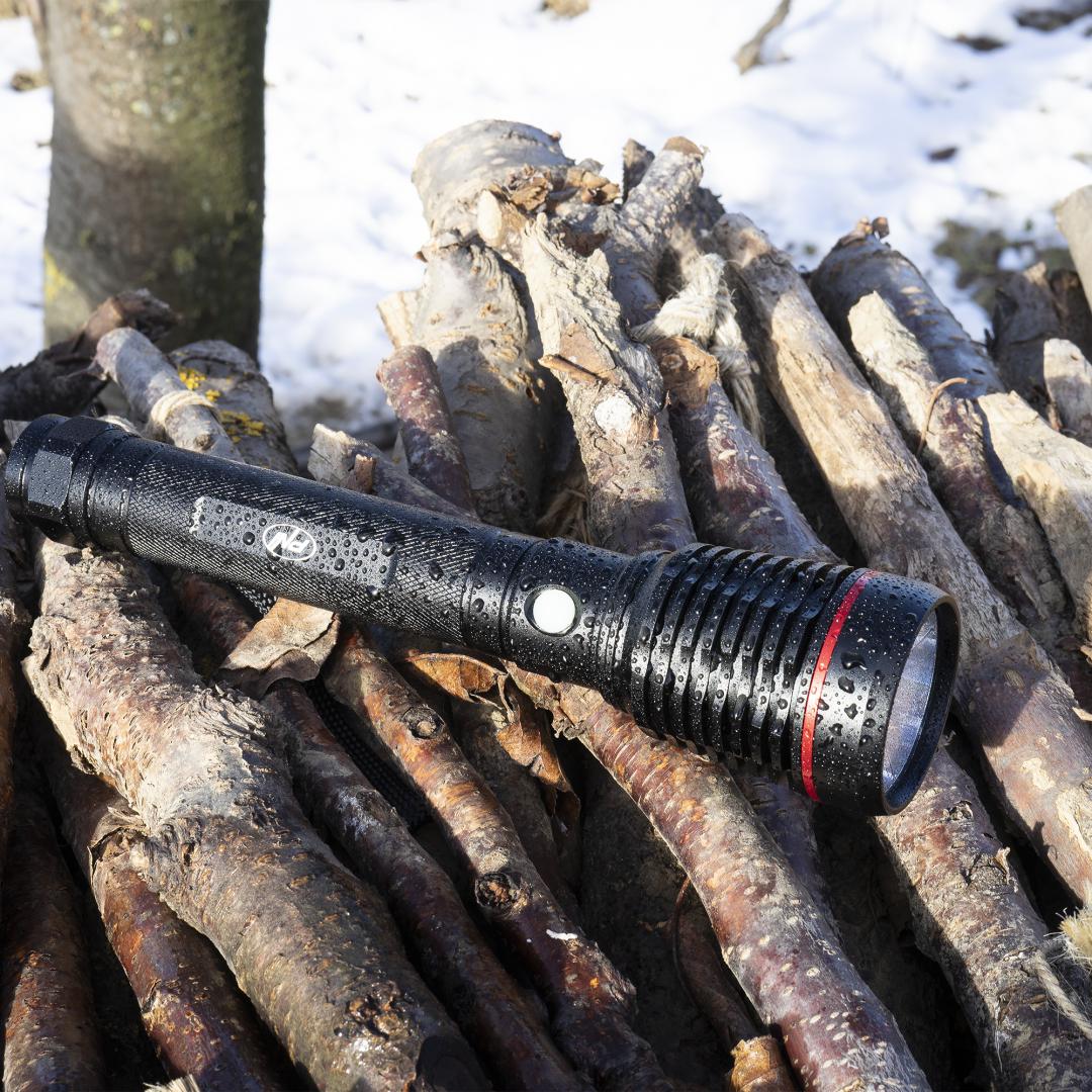 Pni Lanterna LED Aluminiu 1000LM 8000MAH (Lanterna Pni Adventure F420 din aluminiu cu LED 1000lm pana la 420m)