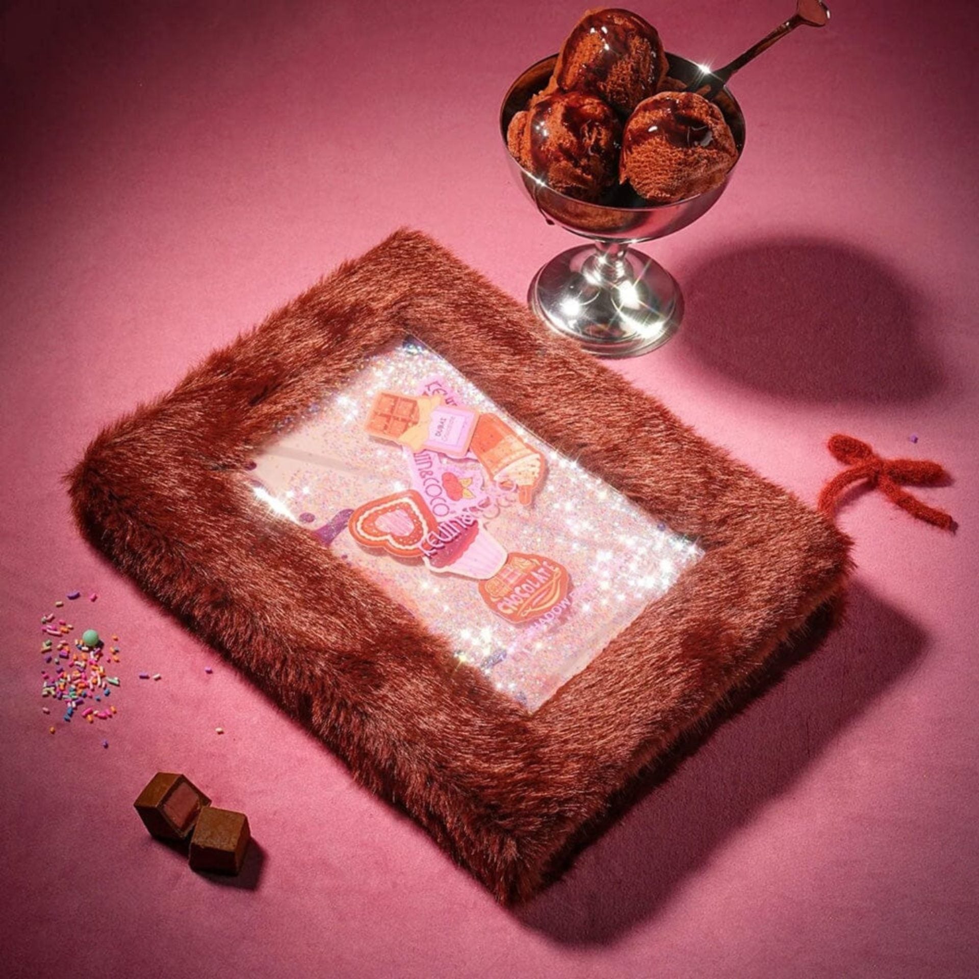 Paleta Machiaj Profesionala KEVIN & COCO Chocolate Fuzzy Collection, 76 Culori, Trusa Completa pentru Ochi si Fata, Farduri Mate si Sidefate, Blush, Iluminator si Contur, cu Oglinda, Pigmentare Intensa, Multicolor