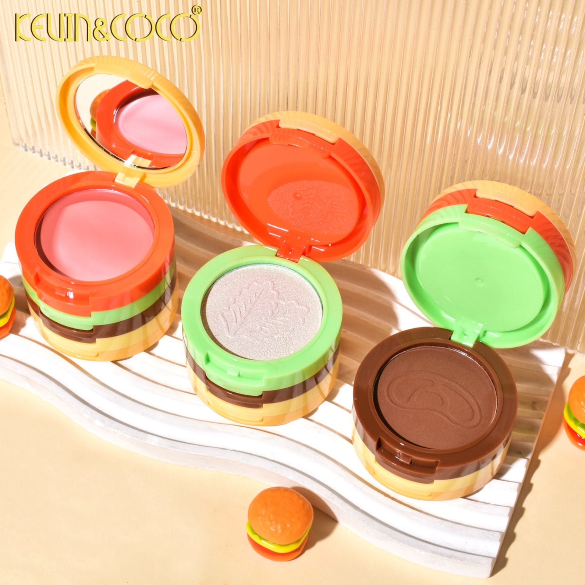 Paleta Multifunctionala, Kevin&Coco, Model Burger, Set Machiaj 5 in 1, Blush, Iluminator, Contur, Pudra, Design Compact, 122 g, 8.7 x 8.7 x 6 cm, Nuanta 02