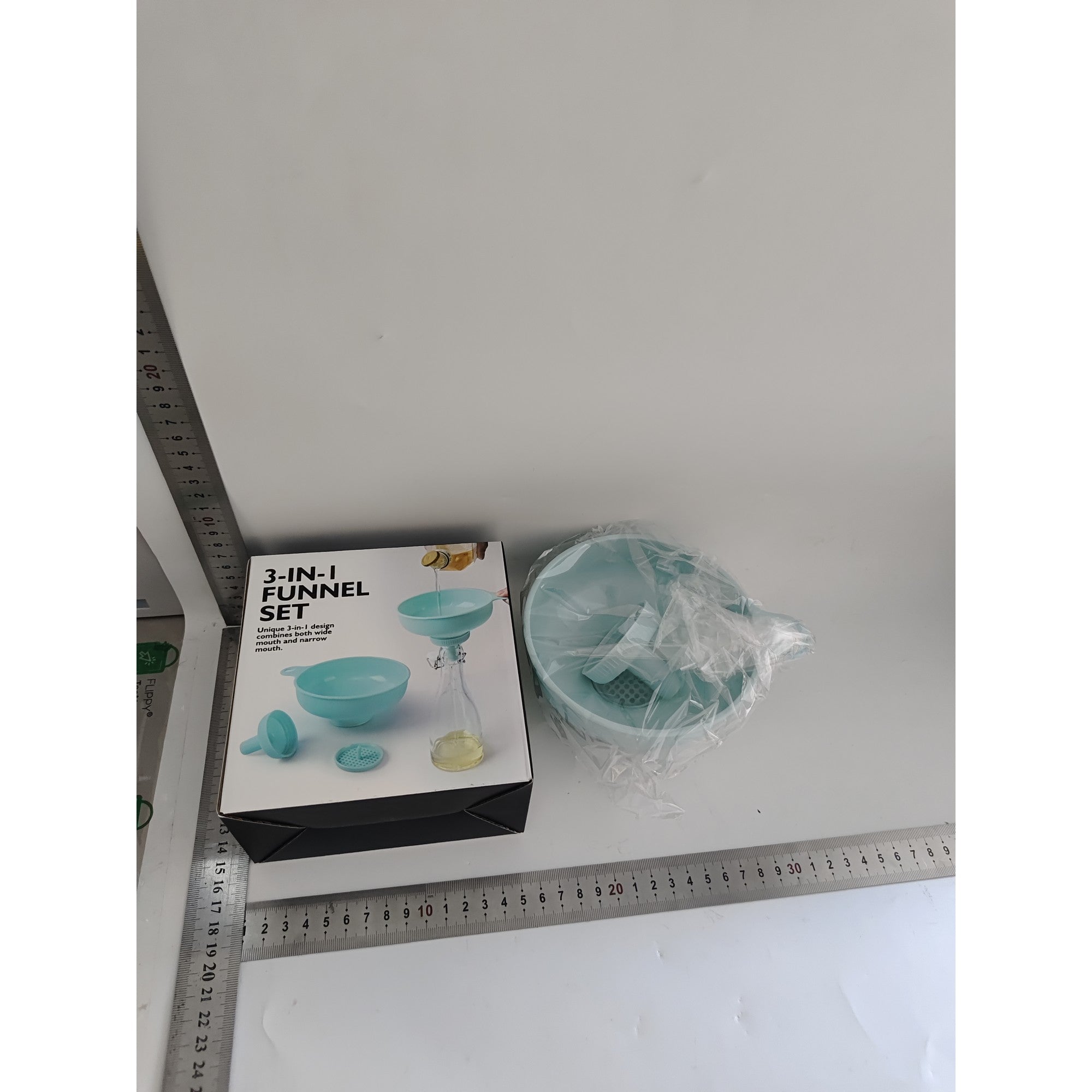 Palnie din plastic 3 in 1 doua dimensiuni de scurgere, cu filet si filtru, diametru scurgere 5.4 cm, 11.5 x 16.7 cm, albastru
