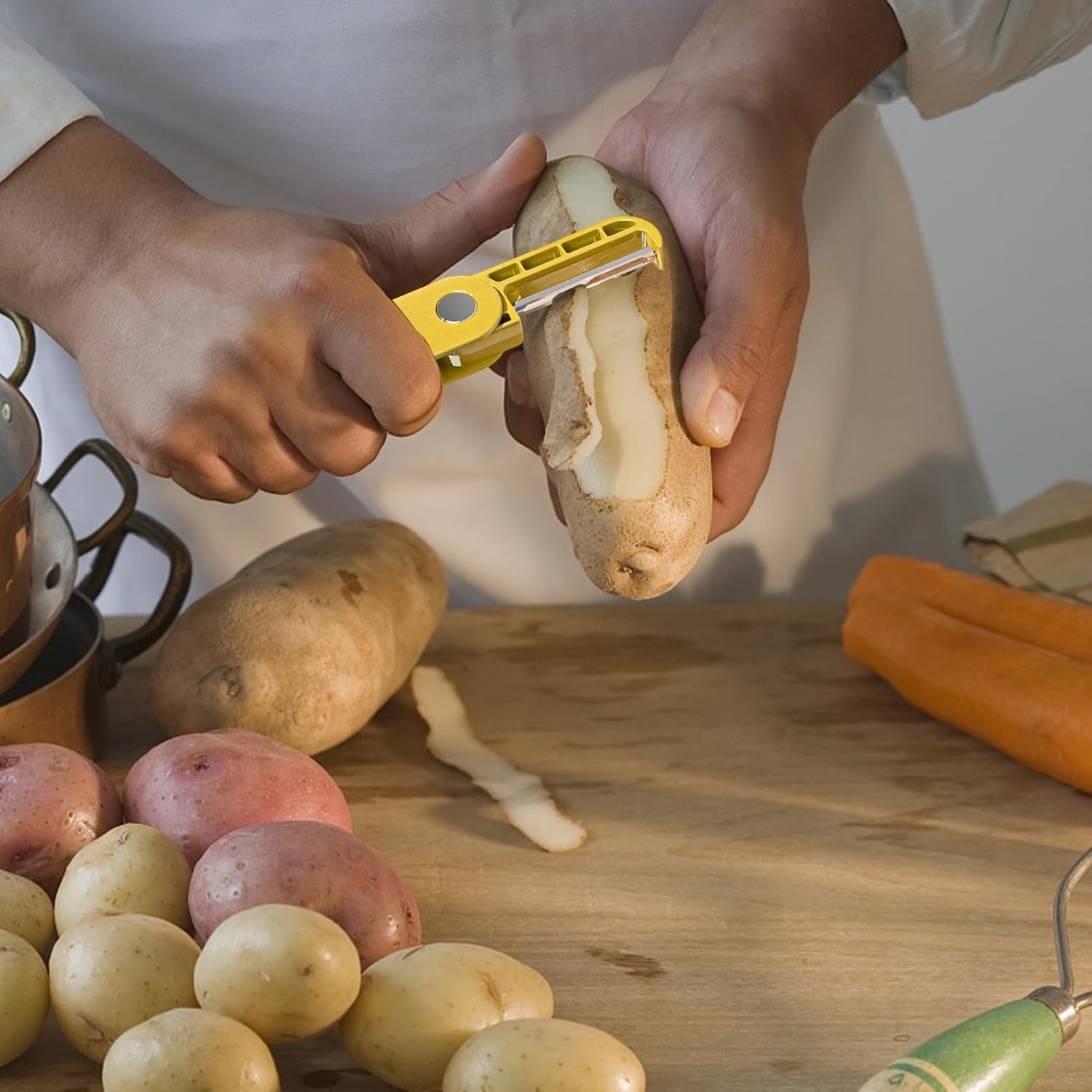 Peeler pentru Legume si Fructe, 3.6 x 9.1 cm, Multifunctional, Curatator Pliabil, din ABS si Otel Inoxidabil, Galben