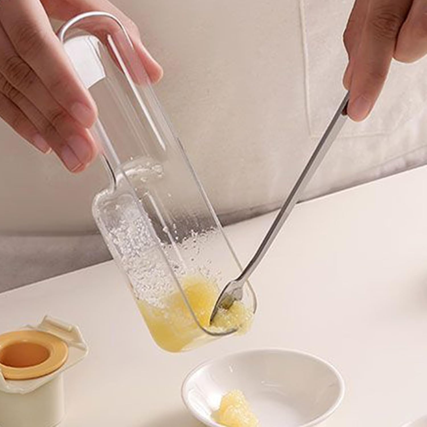 Razatoare Manuala, cu Recipient de Stocare, pentru Legume, din Plastic si Otel Inoxidabil, Multifunctionala, Alb