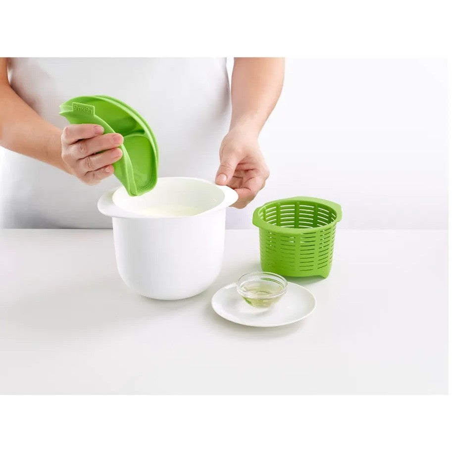 Recipient pentru Preparat Branza, Capac de Silicon, Cheese Maker din Plastic, Strecuratoare, 17x14.5x12.8 cm, Verde