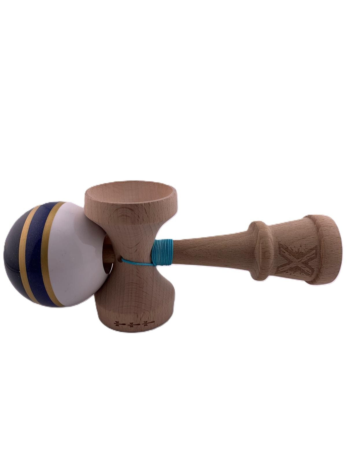 RESIGILATE - Kendama X Originala ROYAL SPIKE, Profesionala, Cupe Mari KING SIZE V3, Super Sticky, Gaura in Baza, Rulment Metalic, din lemn 18 cm, Ata 62/65 cm, Inel Albastru inchis