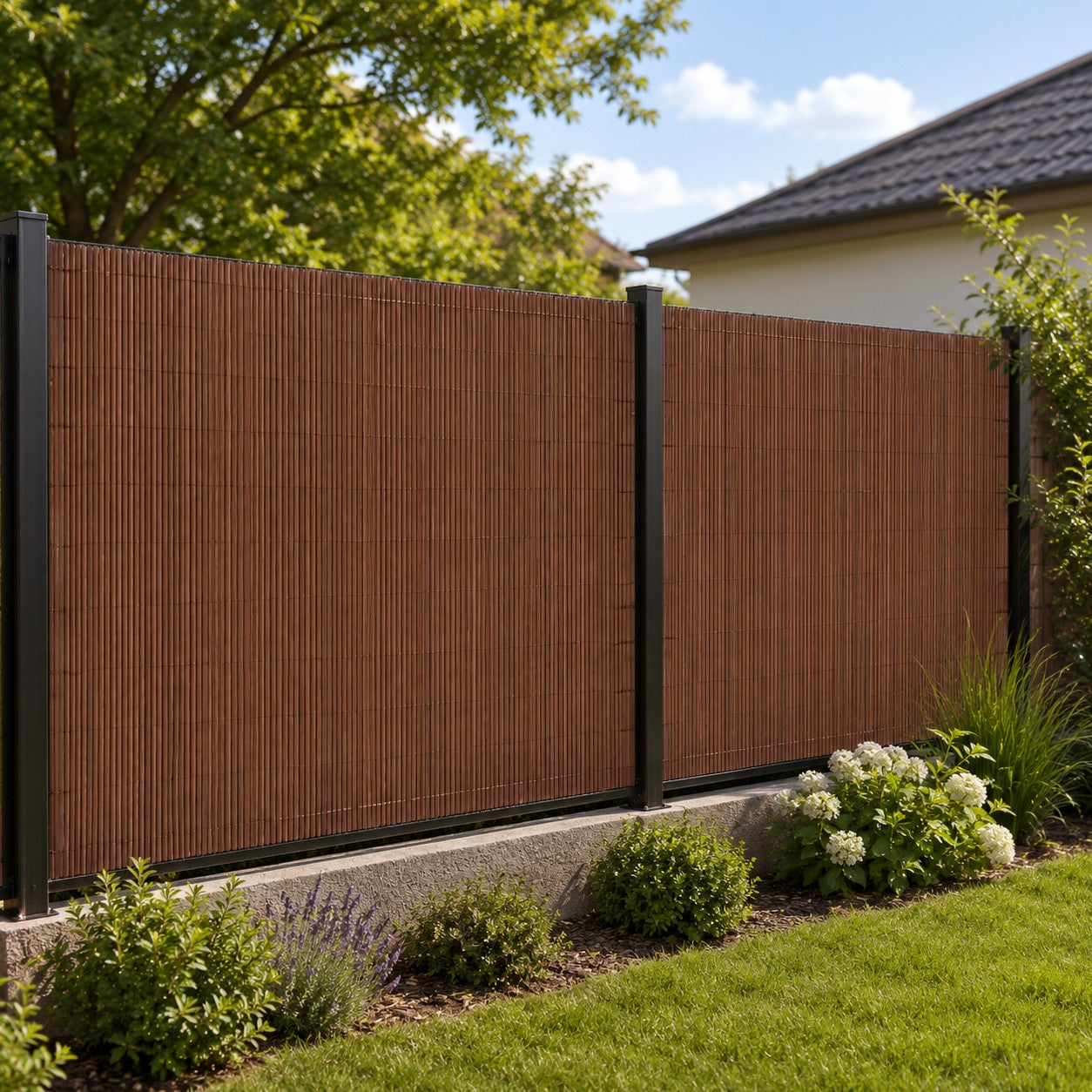 Panou de gard pentru intimitate in gradina, lamele PVC ce imita bambusul, protectie UV, 500x160 cm, maro