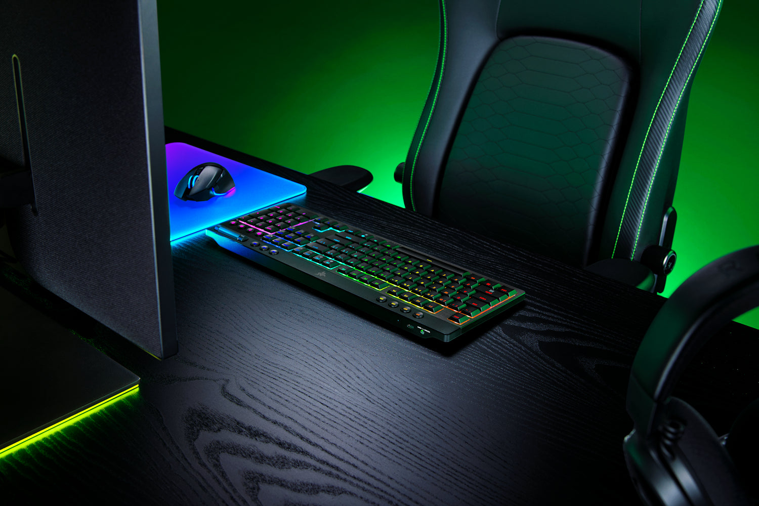 Tastatura Razer Blackwidow V4 LP Green "RZ03-05270100-R3M1"