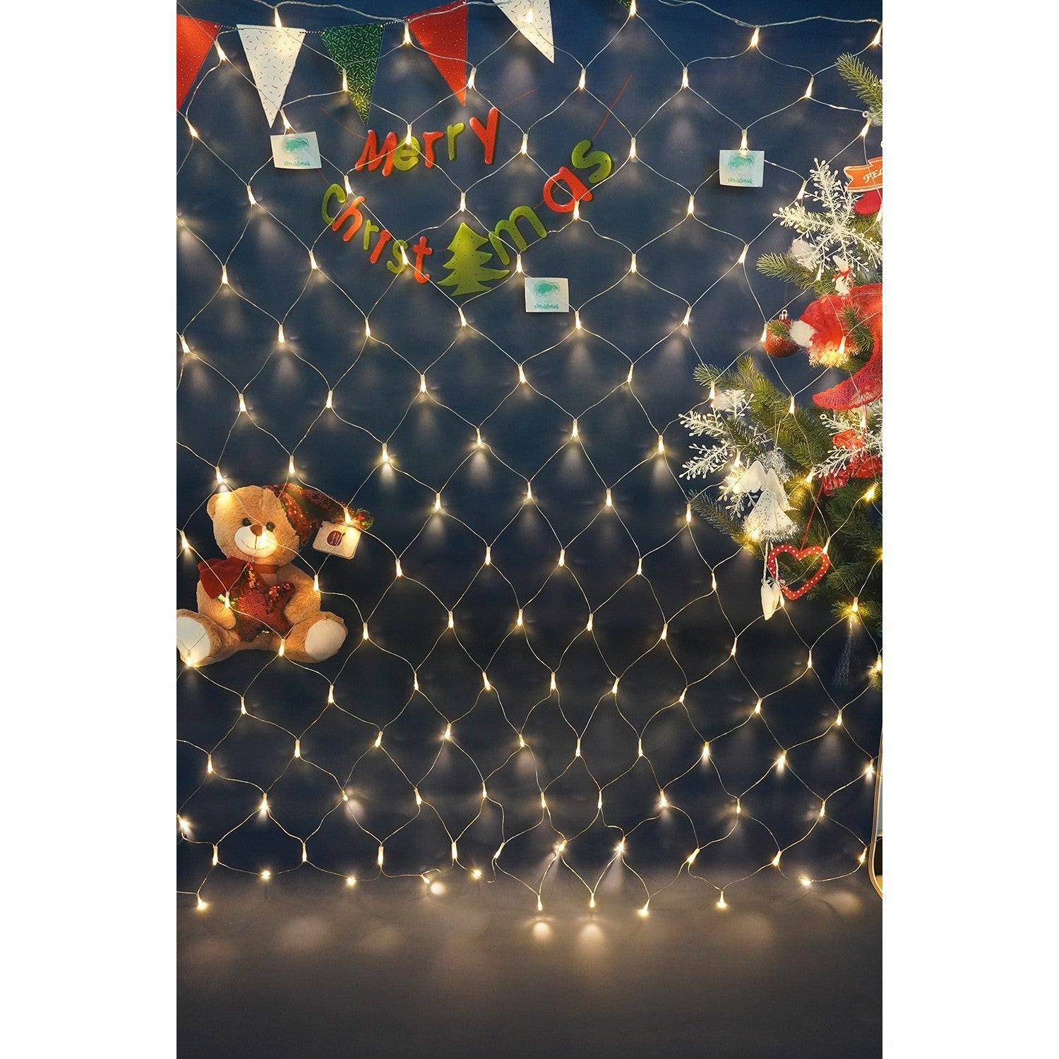 Sectiune Instalatie de Craciun, Tip Plasa, 320 LED-uri, 3 m x 3 m, 8 jocuri de lumini, Interconectabila, Fir transparent, Alb cald