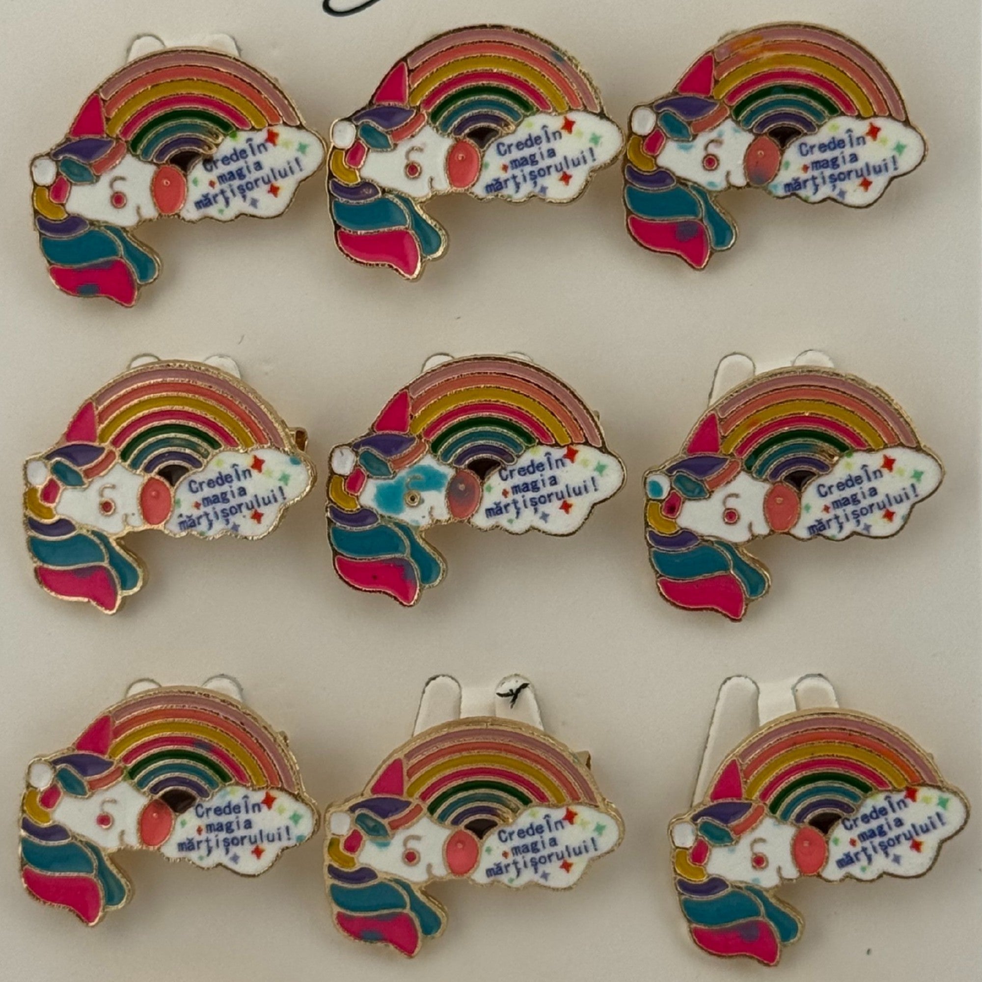 Set 12 Brose Martisor pentru Copii, Model Unicorn Curcubeu, cu Mesaj Crede in Magia Martisorului, Multicolor