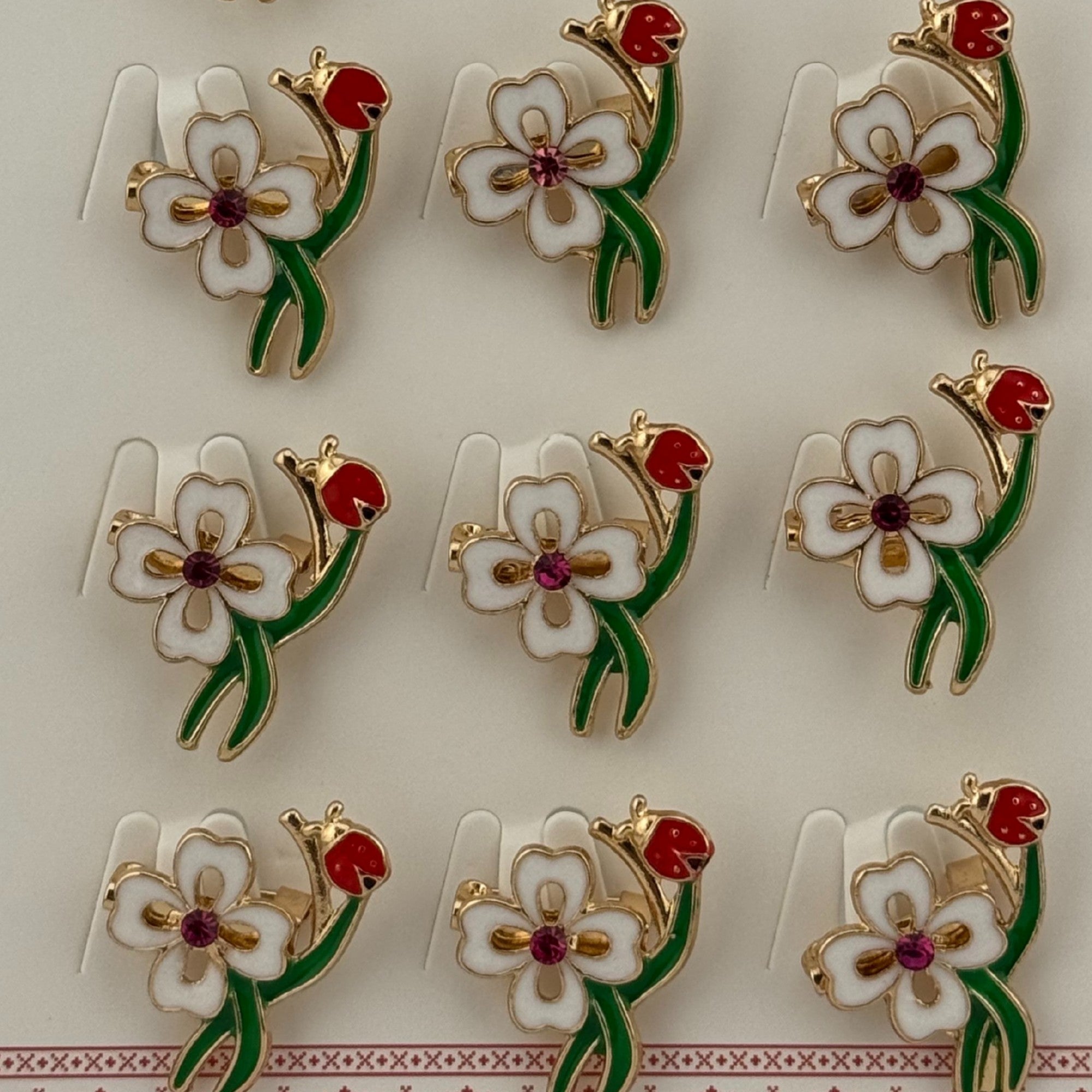 Set 12 Brose Martisor Primavara, Model Trifoi cu Buburuza, Verde Alb Rosu
