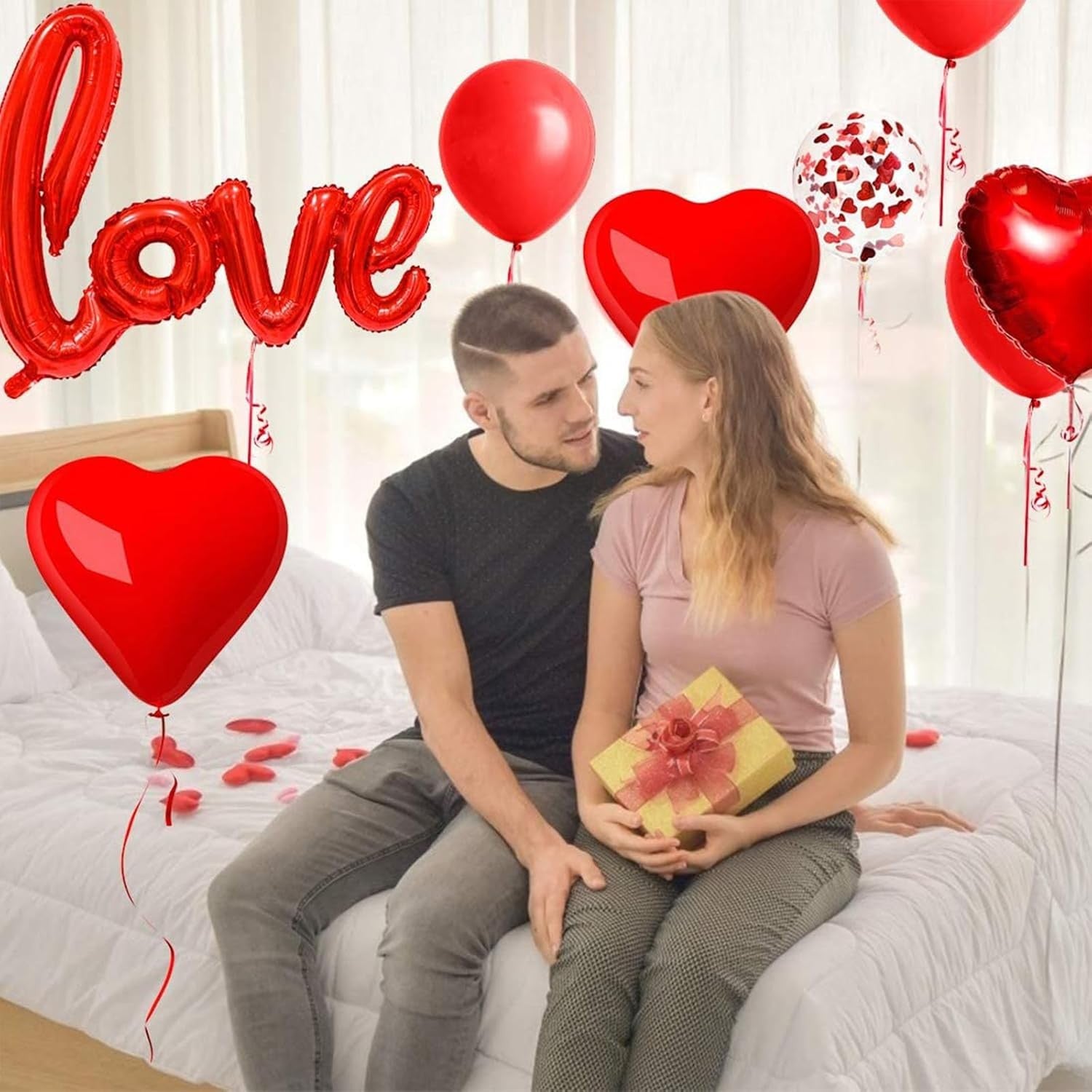 Set 13 Baloane din Folie Metalizata si din Latex, Flippy, Figurine Litere si Inima, Model Love, Tema Ziua Indragostitilor, Baloane Party cu Confetti, 102x65cm, 45 cm, 30 cm, Pai Inclus, Umflare cu Aer sau Heliu, Rosu