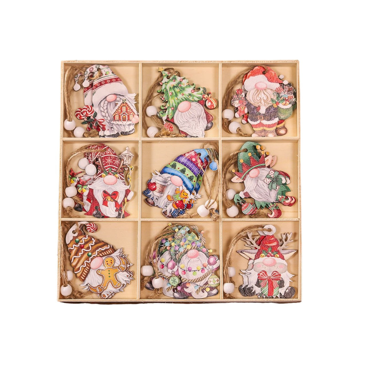 Set 18 Decoratiuni de Craciun din Lemn, cu Snur pentru Agatare in Brad, Model Gnomi, Diferite Dimensiuni, Multicolor