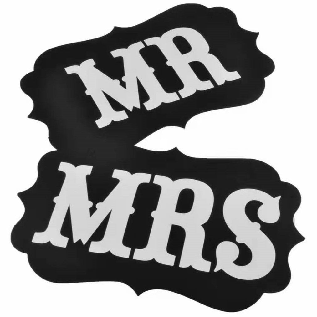 Set 2 Bannere, cu Agatatoare, Tematica Nunta, Pancarde Model Mr si Mrs, Negru