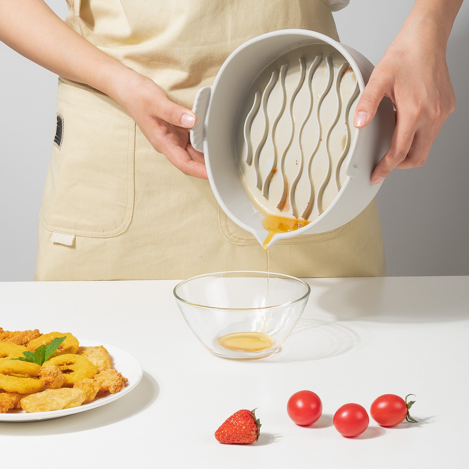 Set 2 tavi din silicon ecologic pentru air fryer temperatura maxima 230 grade, reutilizabile, reciclabile, cu manere anti-alunecare, fund antiaderent, 18.7 x 19.5 x 7 cm, gri