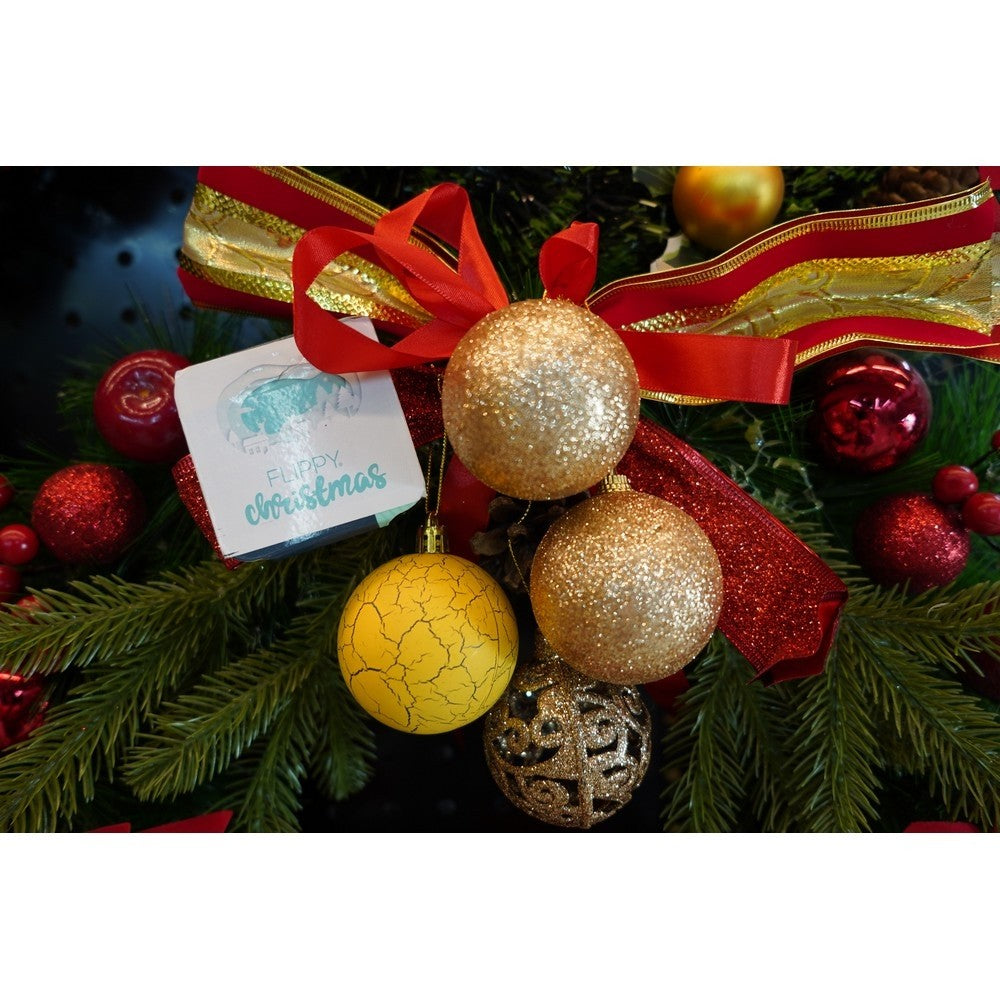 Set de 12 ornamente de brad, de tip Glob, Auriu/ Galben, din plastic, cu finisaj sclipitor , cutie 6 cm adancime x 30 cm inaltime x 18 cm lungime)