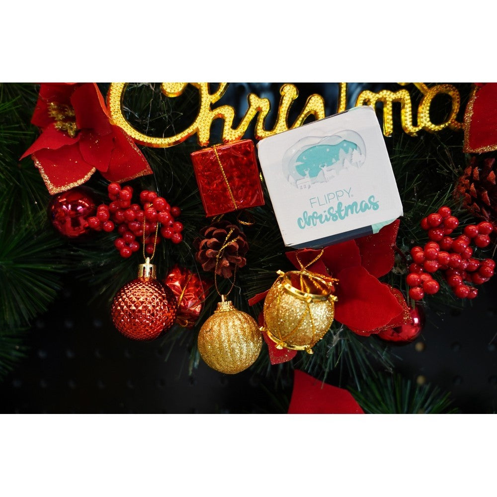 Set de 12 ornamente de brad, de tip Glob, Rosu/ Auriu, din polistiren, cu finisaj sclipitor , cutie 4 cm adancime x 20 cm inaltime x 12 cm lungime)
