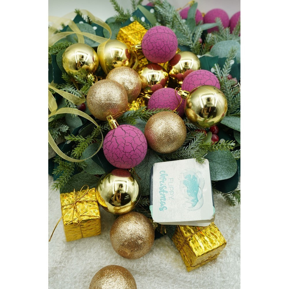 Set de 35 ornamente de brad, de tip Glob, Auriu/ Mov, din polistiren, cu finisaj sclipitor , cutie 14 cm adancime x 23 cm inaltime x 14 cm lungime)