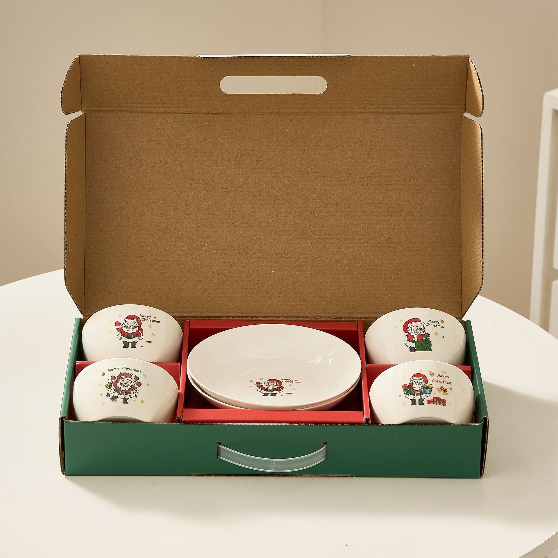 Set Vesela Festiva, Tema Craciun, 4 x Boluri 300 ml, 2 x Farfurii 18 x 3.4 cm, din Ceramica, Model 2, Multicolor
