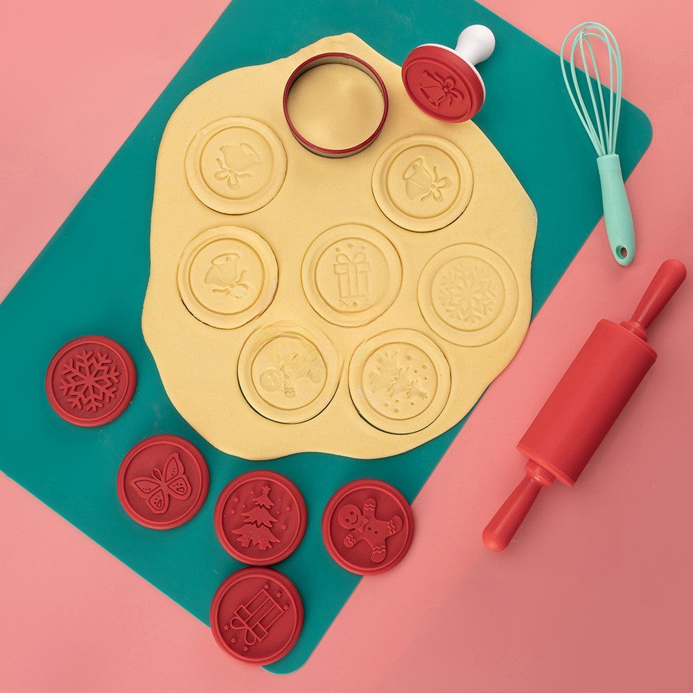 Set 6 stampile pentru prajituri tematica de Craciun, din silicon alimentar non-toxic, taietor aluat inclus, 6 cm, maner din plastic, compact, usor de depozitat