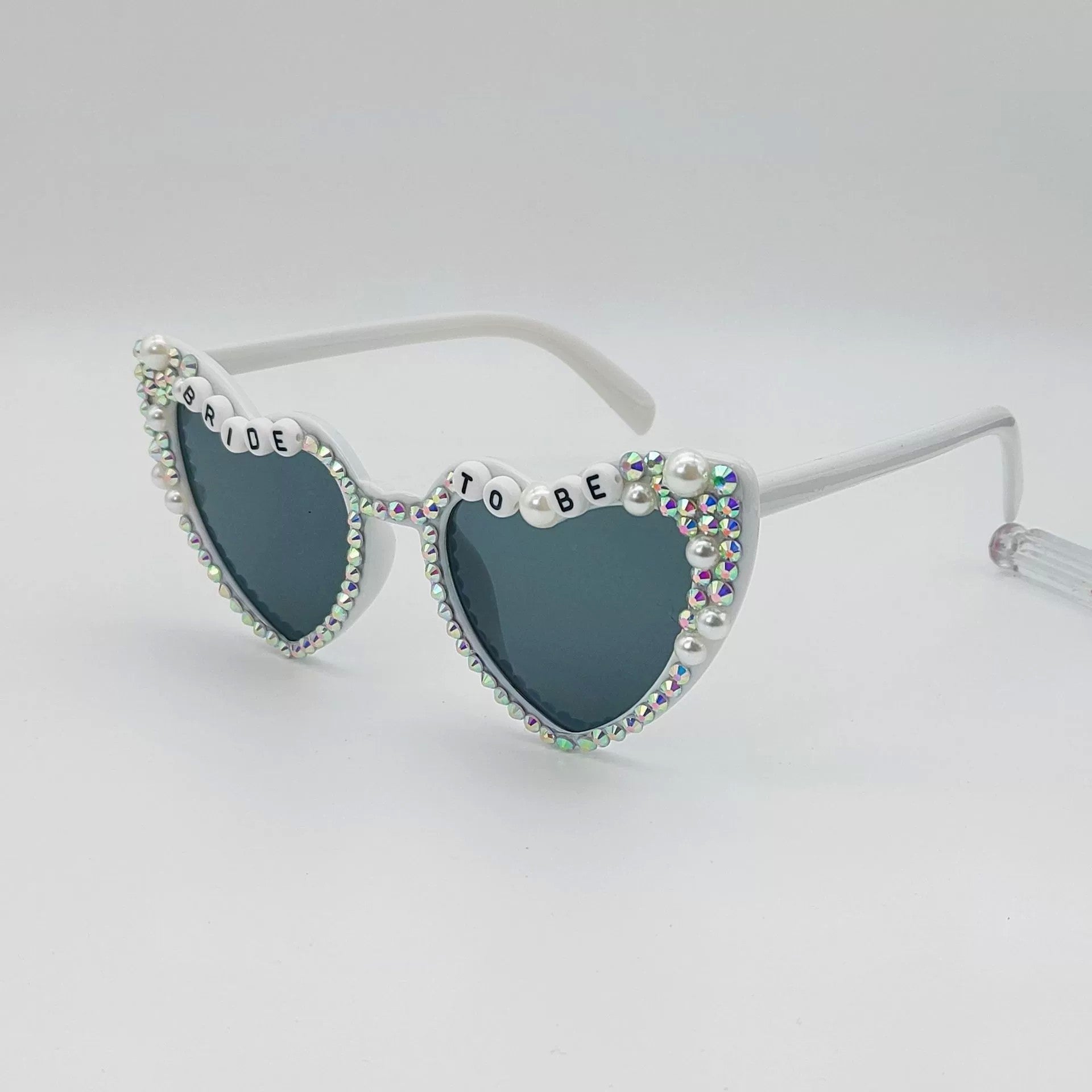 Ochelari Decorativi, Model Bride to Be, cu Perle si Diamante, pentru Nunta, din PC, 15.3 x 5.7 x 14.5 cm, Alb