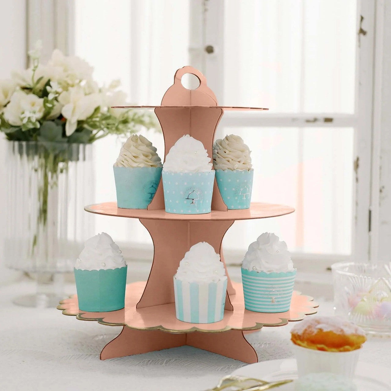 Etajera pentru Prajituri, din Carton, 3 Nivele, 16/22/29 cm Diametru, Inaltime 38 cm, Roz