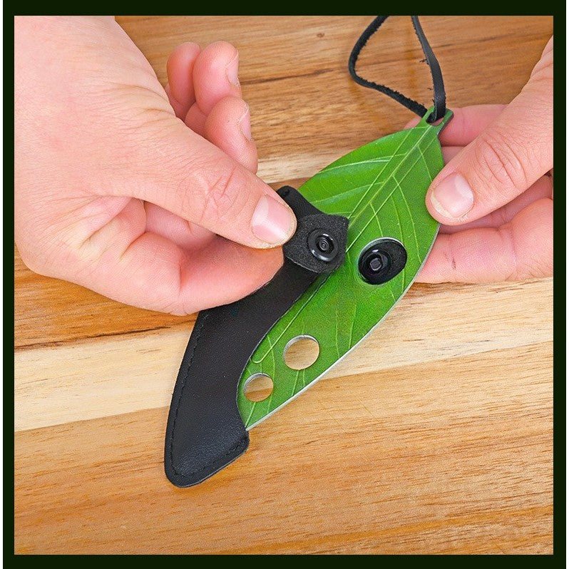 Tocator manual pentru ierburi instrument de curatat frunze, tocator, margini ascutie, 9 gauri de diferite dimensiuni, multifunctional, material otel inoxidabil, rezistent la rugina, 14 x 5.5 cm, verde