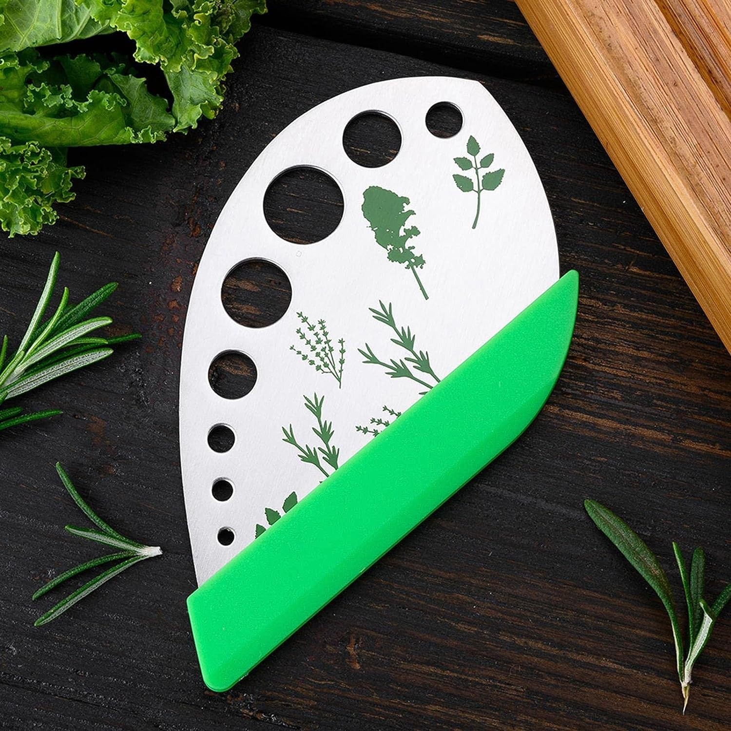Tocator manual pentru ierburi instrument de curatat frunze, margini ascutie, 9 gauri de diferite dimensiuni, multifunctional, material otel inoxidabil, maner ergonomic, rezistent la rugina, 12.3 x 6.9 cm, argintiu