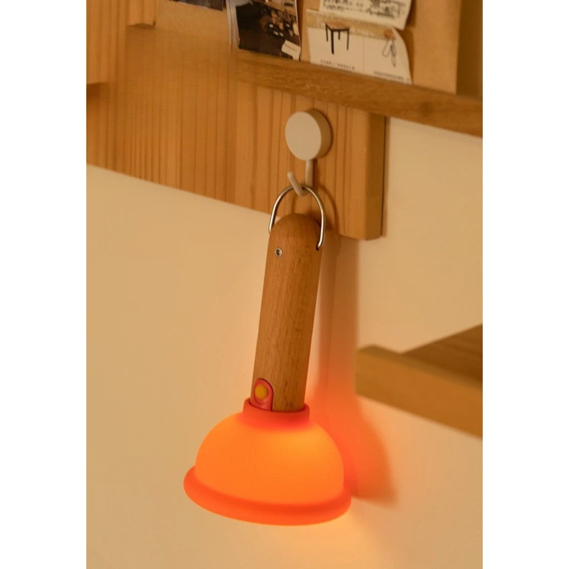 Lampa Nocturna, Model Ventuza de Toaleta, Alimentare USB, din Lemn si Silicon, 16 x 9 cm, Portocaliu