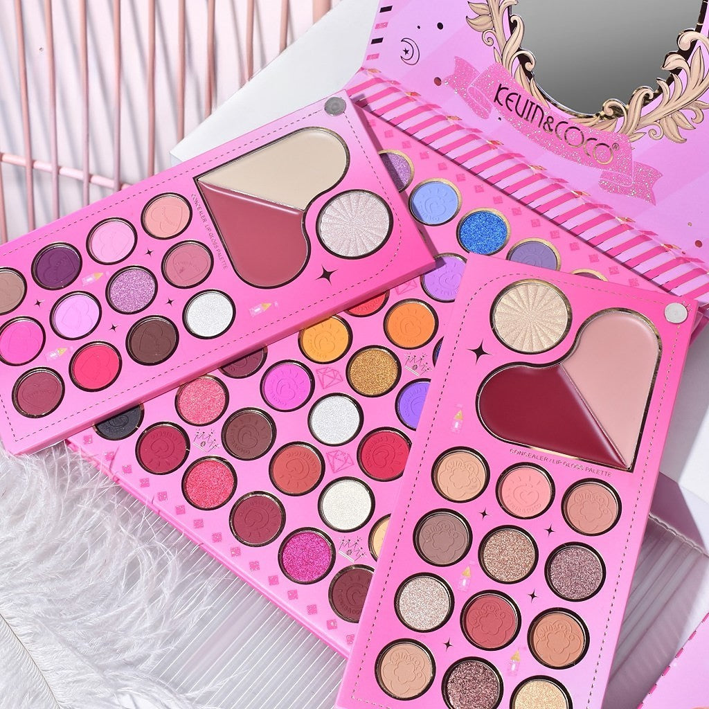 Trusa de Machiaj, KEVIN & COCO, Princess Palette. Fard de Pleoape, Iluminator, Corector, Ruj, 79 culori, 19.7 x 20 x 2 cm