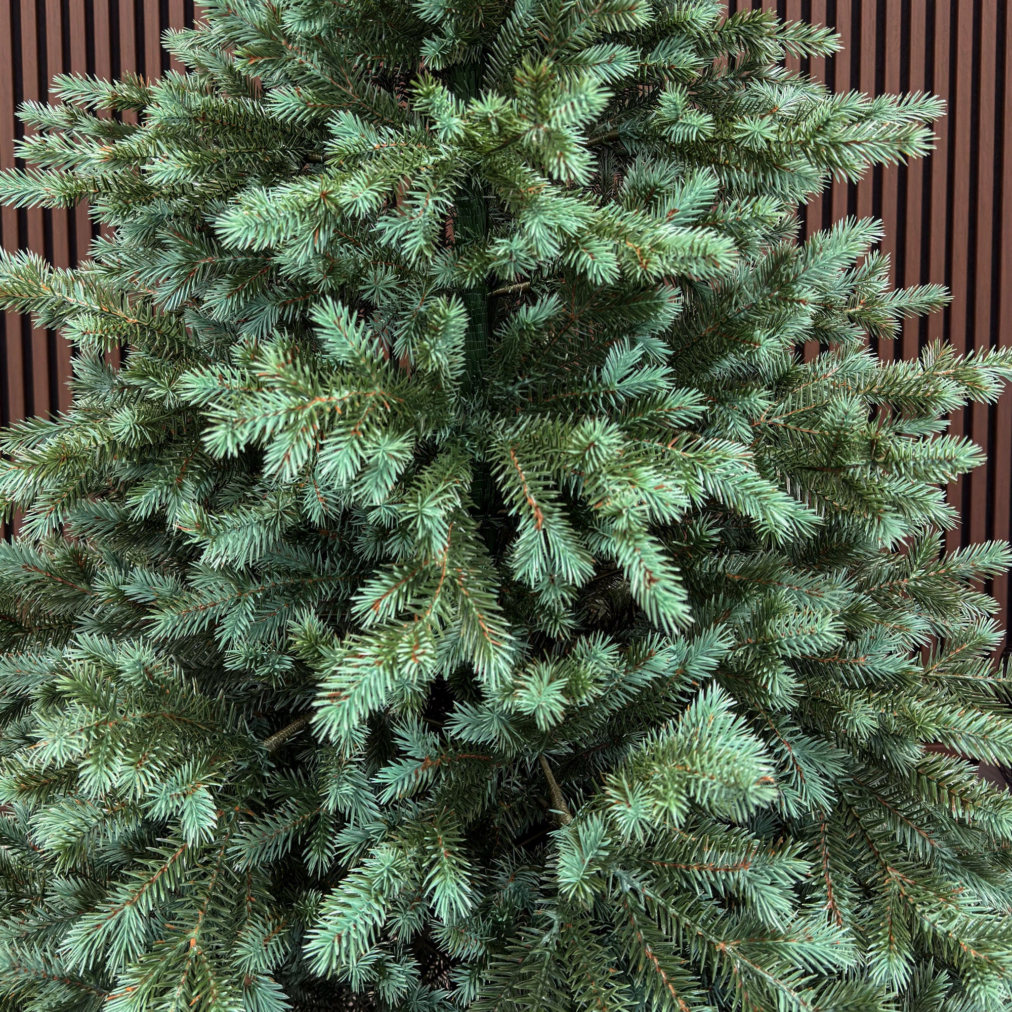 Brad artificial Sersimo, Scandinavia, verde cu varfuri argintii, integral 3D, 230 cm